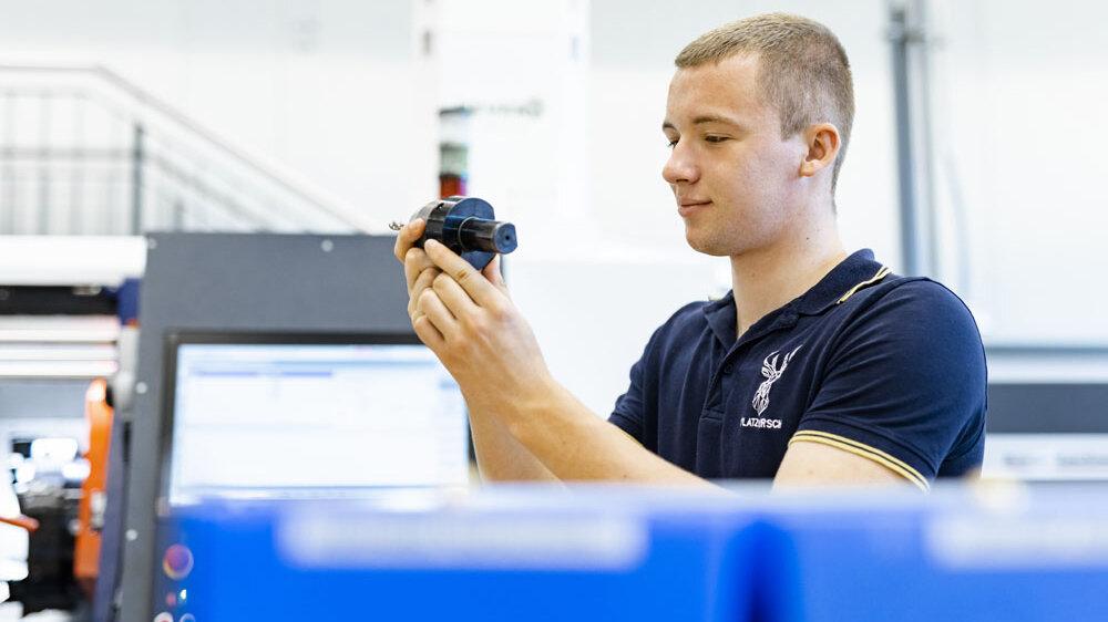 HirschmannAutomotive_Appreticeships_Toolmaking_11.jpg
