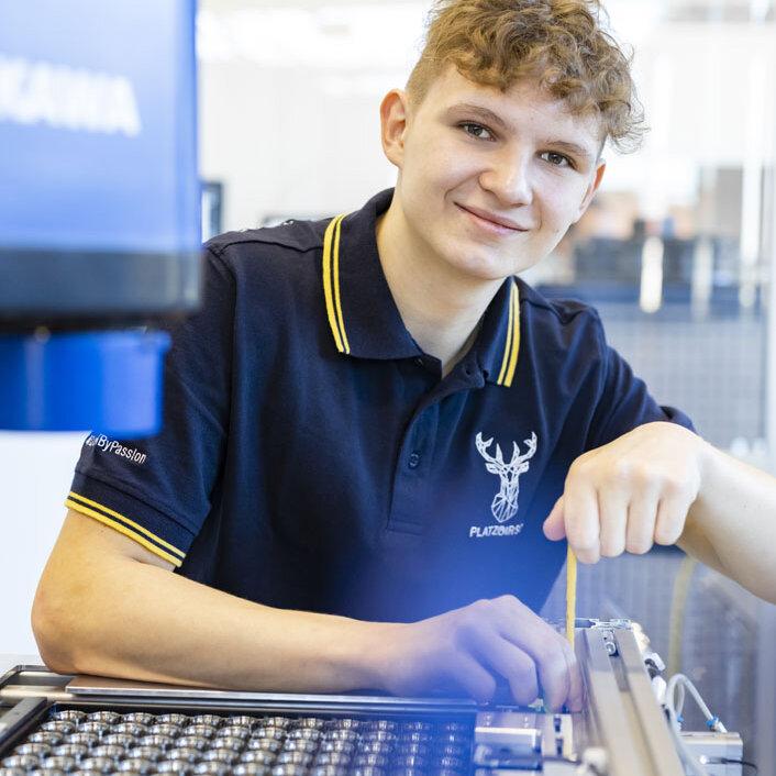 HirschmannAutomotive_Appreticeships_Mechanical-Engineering_1.jpg